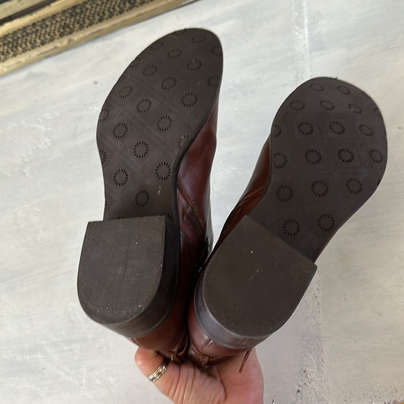 UGG Chestnut Leather Ankle Booties - Picture 13 of 16